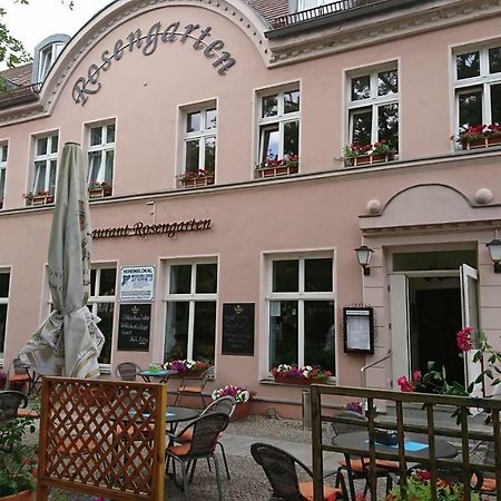Restaurant Rosengarten นอยรุพพิน ภายนอก รูปภาพ