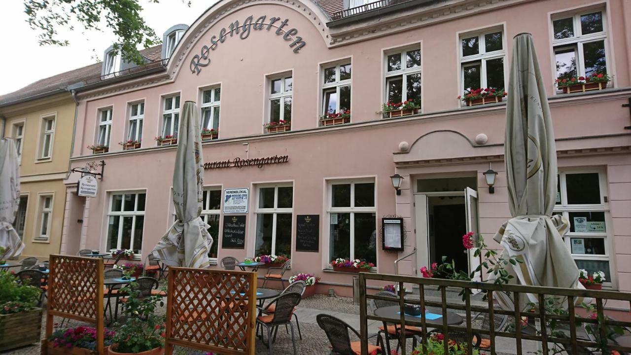 Restaurant Rosengarten นอยรุพพิน ภายนอก รูปภาพ